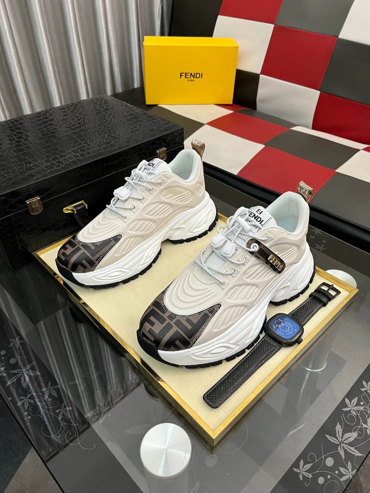 Men's Men's Shoes💰438⌚️⌚️[Fendi] Fendi's latest casual shoes for men! Available at counters simultaneously! A one-to-one replica of the original. Made entirely of imported top-grain calfskin, the interior is made of top-grain water-dyed cowhide, and the original factory-supplied rubber outsole. Leading new fashion concepts. Matching code: 38-44 2️⃣colors available